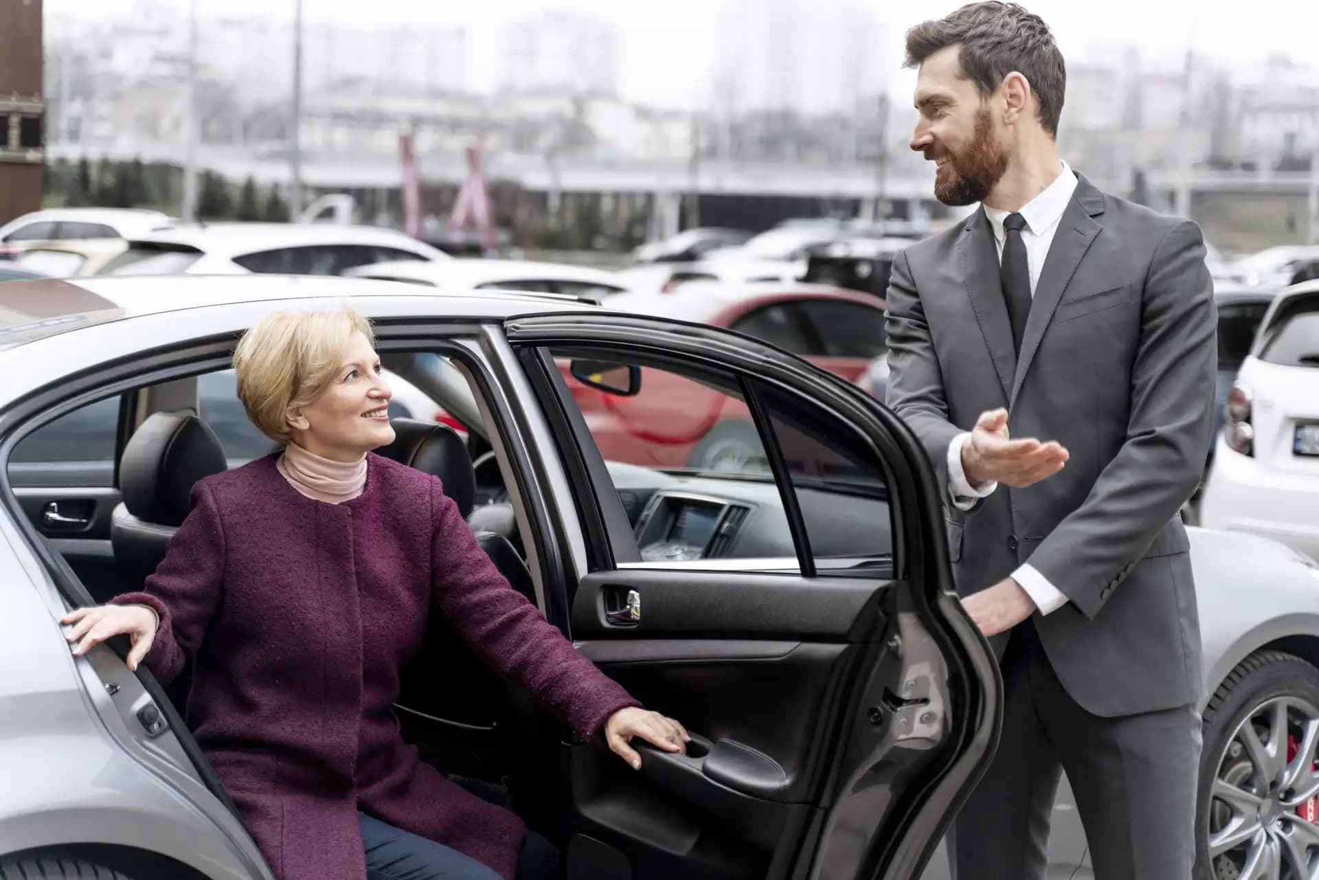 Mercedes chauffeur vehicle for hourly hire